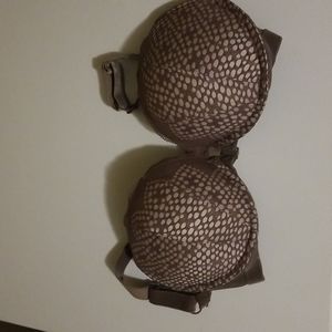Victoria’s Secret Very Sexy push-up bra